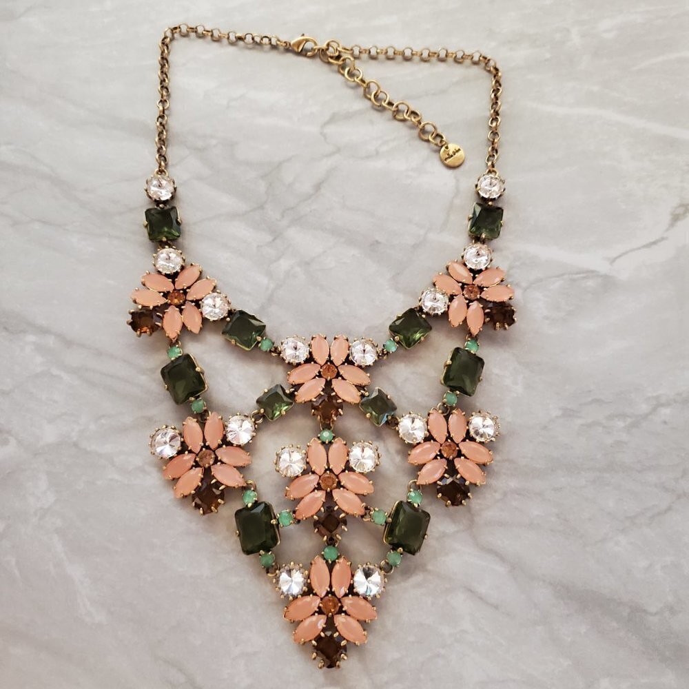 ✨ Stella and Dot Fleurette Rhinestone Crystal Bib Statement Necklace ✨